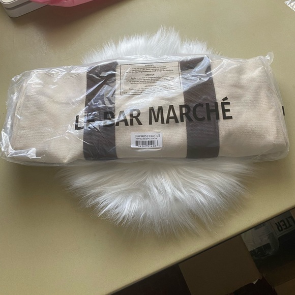 New LE BAR MARCHE Beach Tote - Picture 15 of 16